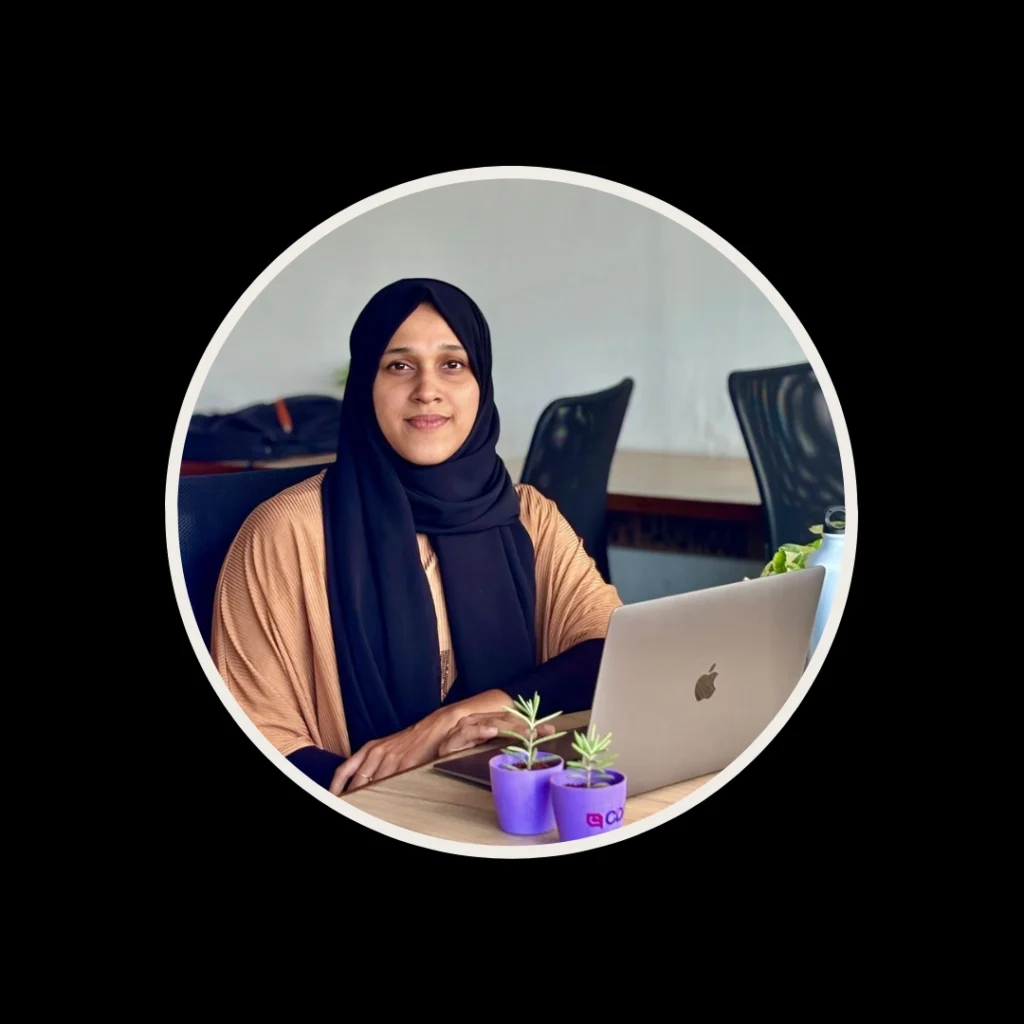 digital marketing analyst worked on laptop